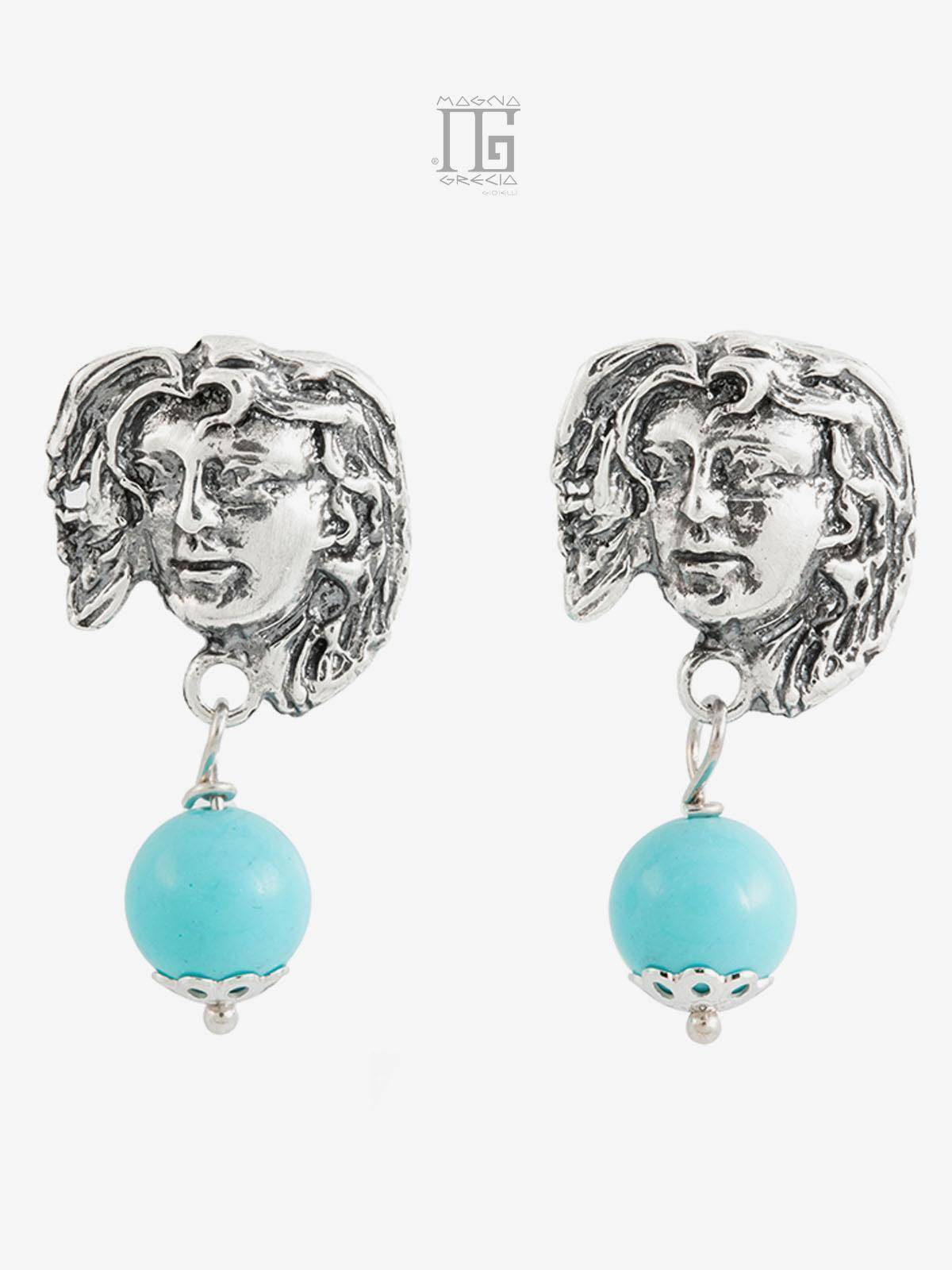 Pendientes “Love” de plata que representan el rostro de la diosa Venus y piedra de pasta turquesa Cod. MGK 3852 V-1.