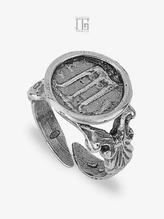 Silver ring depicting the Stater Code MGK 4056 V