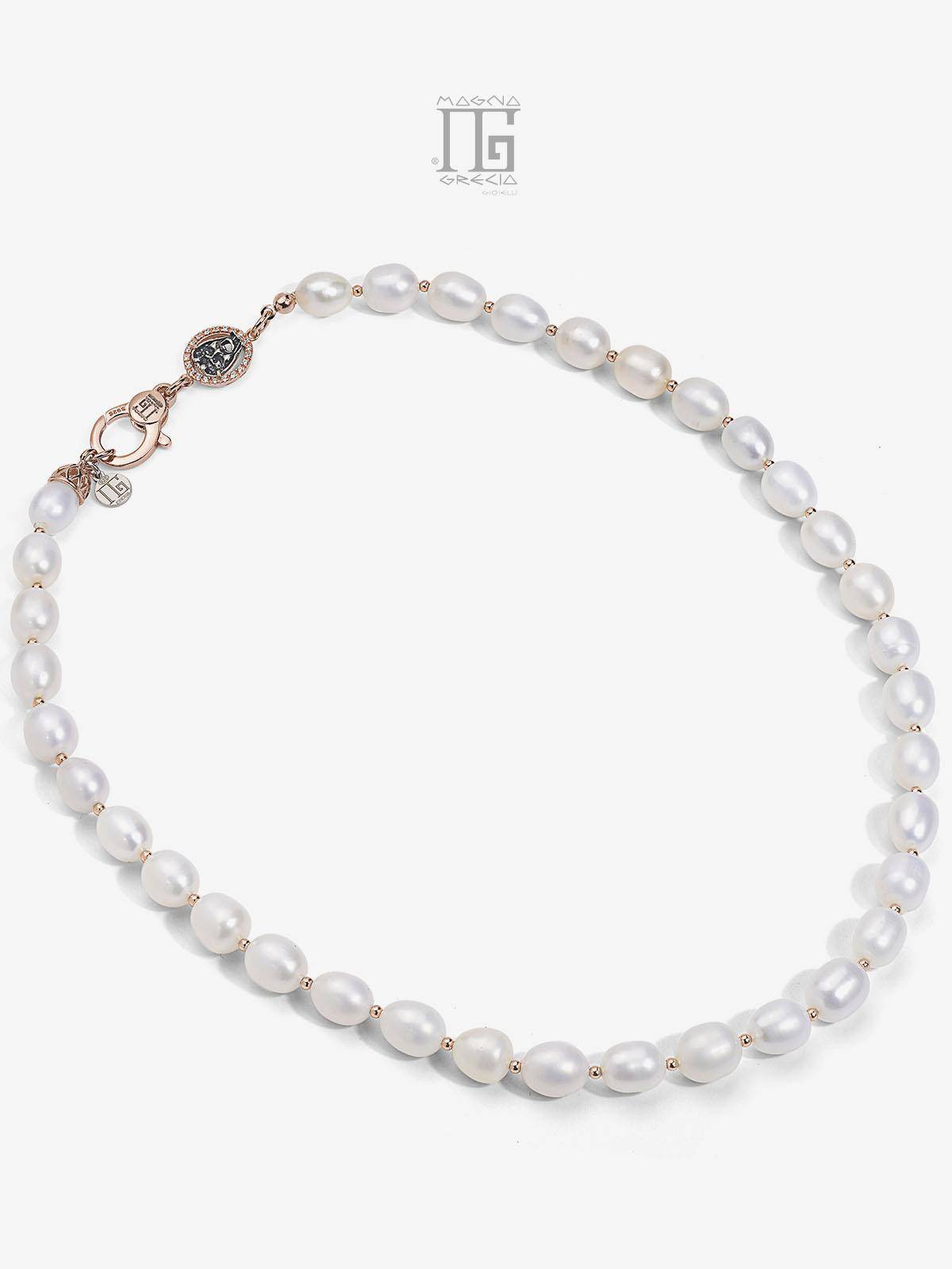 Necklace in natural freshwater pearls with Apotropaic Mask in Silver Code MGK 4073 V