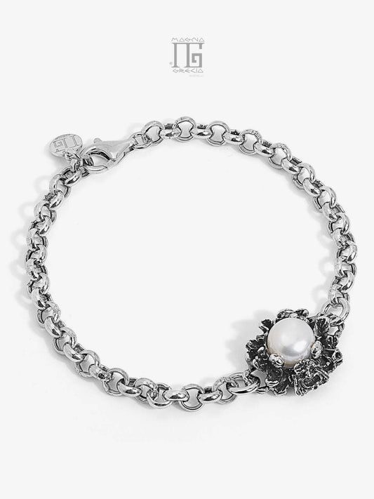 Silver Bracelet with Apotropaic Mask and Natural White Water Pearl Cod. MGK 4100 V