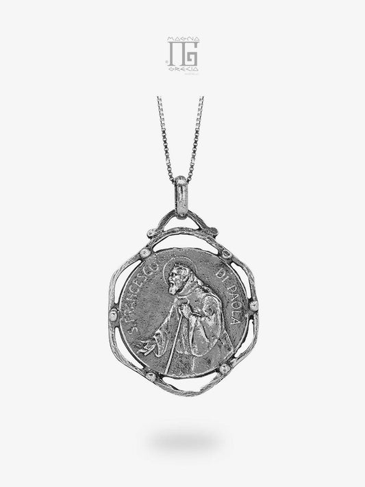Pendente in Argento con Effigie di San Francesco da Paola Cod. MGK 4235 V